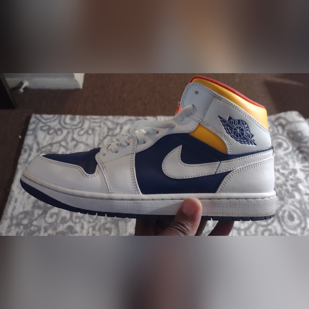 Nike Air Jordan 1 Retro Mid White Deep Royal Blue